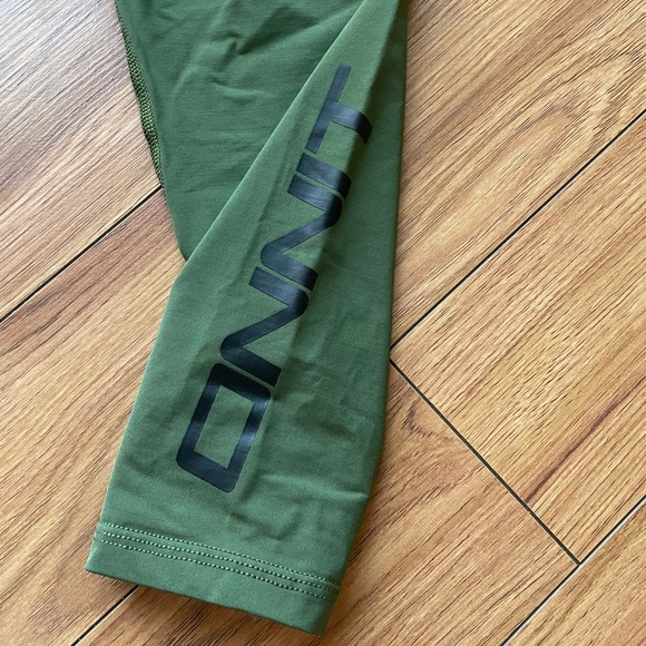 Onnit Branded Virus Performance Leggings - Picture 4 of 8